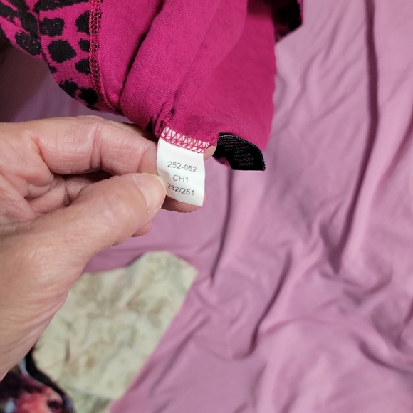 ANIMAL PRINT TOP - Picture 2 of 7